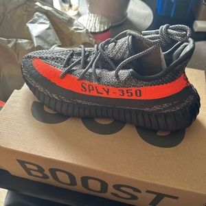 Yeezy Boost 350 V2